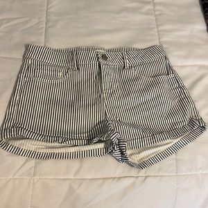 Striped short shorts